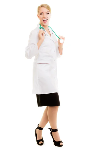 Medico donna con stetoscopio — Foto Stock