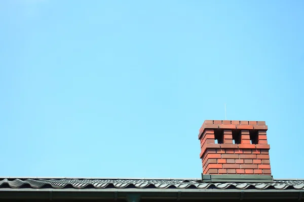 Chimenea en el techo — Foto de Stock