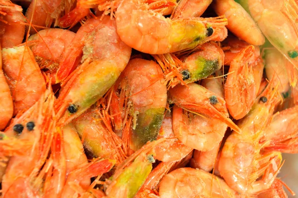 Shrimps at fish market — Stock Photo, Image