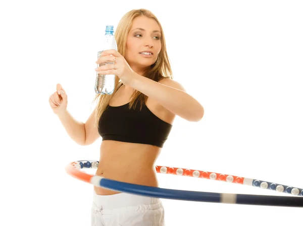 Chica haciendo ejercicio con hula hoop —  Fotos de Stock