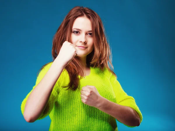 Teen girl clenching fists — Stock Photo, Image