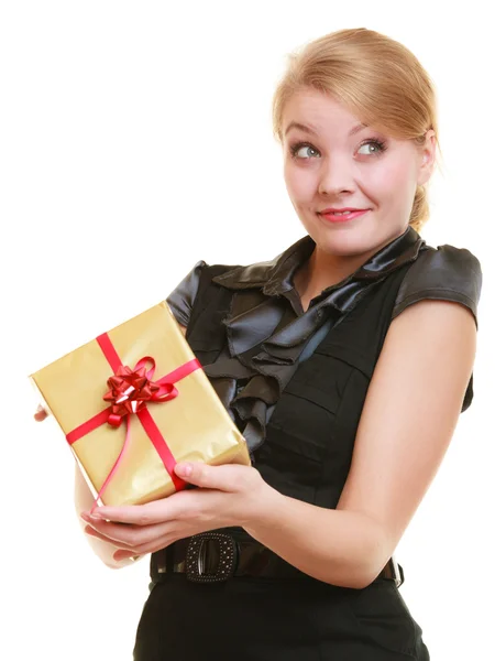 Chica con caja de regalo —  Fotos de Stock