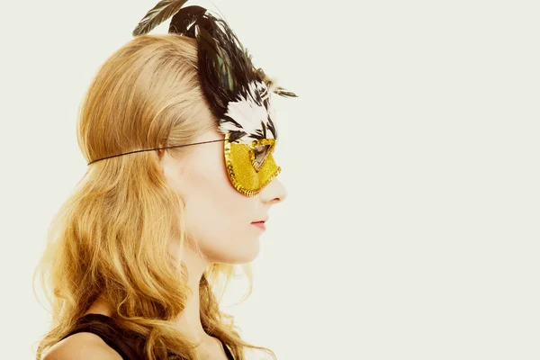 Karnaval maskesi güzel kız — Stok fotoğraf