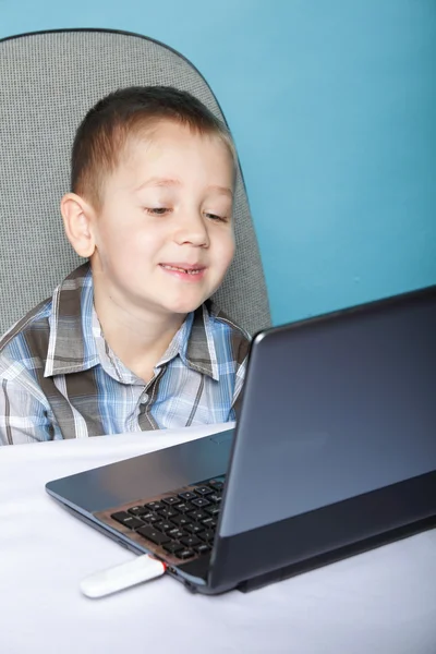 Child with laptop notebook — Stock Photo, Image