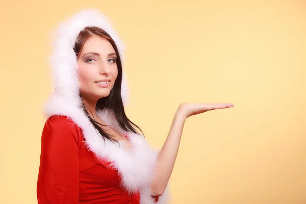 Женщина в костюме Санта-Клауса — стоковое фото