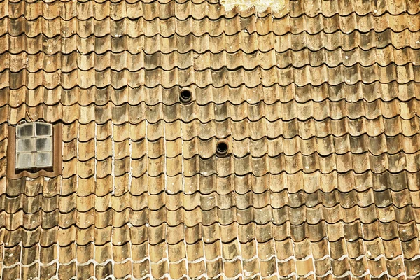 Old tiled roof — Stock Photo, Image