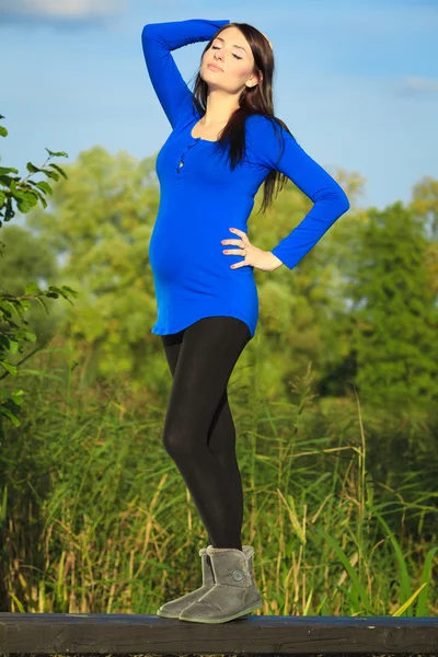 임신한 여자 휴식 — 스톡 사진