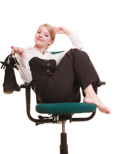 Mujer de negocios relajándose en la silla . — Foto de Stock
