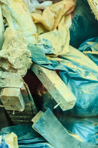 Garbage bricks and material from demolished house — Stock Photo, Image