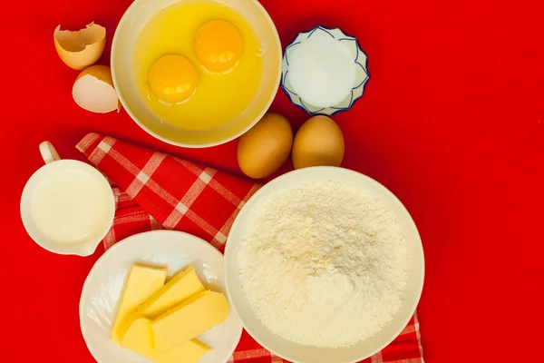 Bereiding voor het bakken, bakingrediënten. — Stockfoto