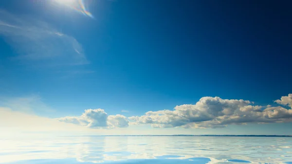 Deniz horizon ve gökyüzü. — Stok fotoğraf