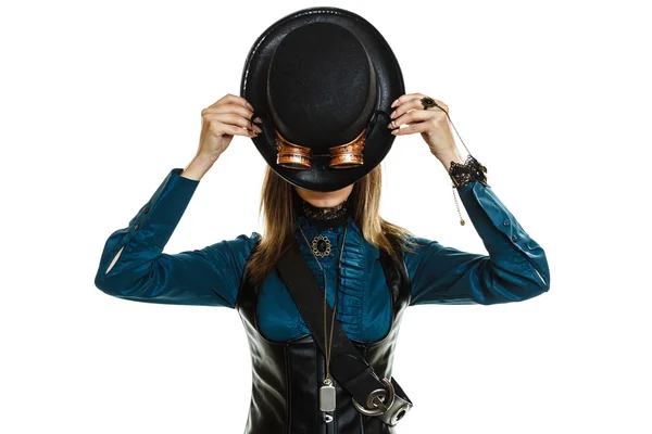 Prachtige steampunk vrouw met hoed, geïsoleerd. — Stockfoto