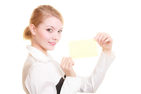 Podnikatelka držící prázdnou kartu — Stock fotografie