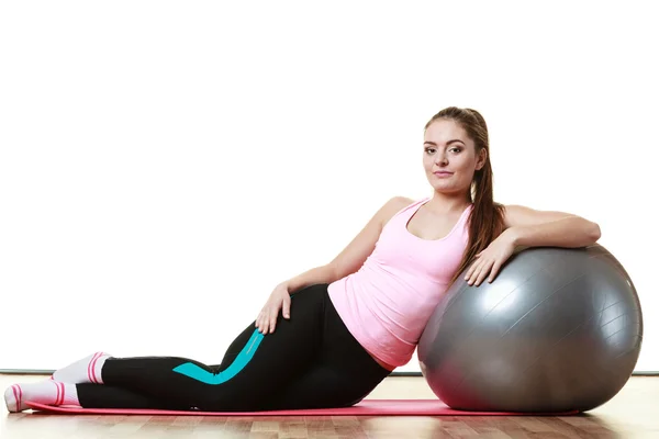 Mulher fazendo exercícios de fitness — Fotografia de Stock