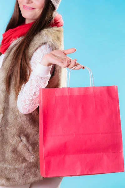 Žena držící nákupní tašku — Stock fotografie