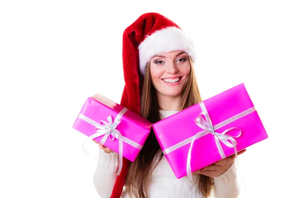 Vrouw met geschenkdozen — Stockfoto