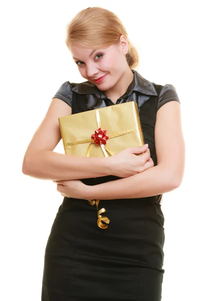 Menina segurando caixa de presente — Fotografia de Stock