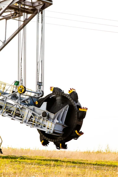 Una mina de carbón a cielo abierto. excavadora de rueda de cubo . — Foto de Stock