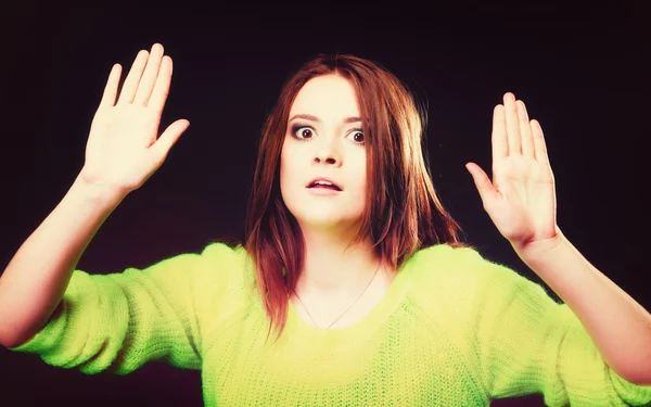 Adolescente chica haciendo stop gesto — Foto de Stock