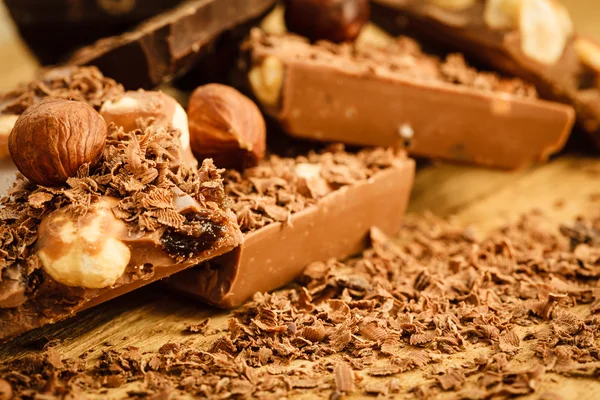 Chocoladeschilfers en stukken — Stockfoto
