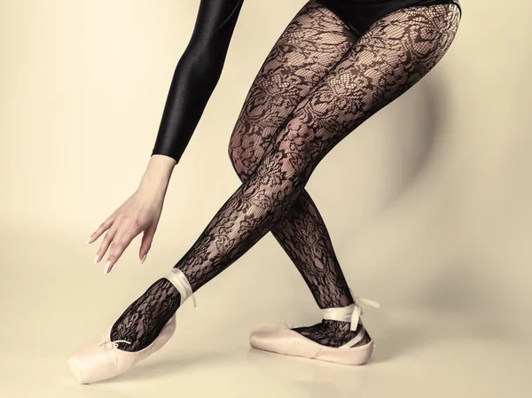 Female legs dancer in ballet shoes — Stock Photo, Image