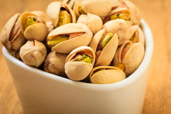 Semi di pistacchi tostati con guscio — Foto Stock