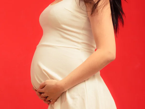 Tummy de la femme enceinte — Photo