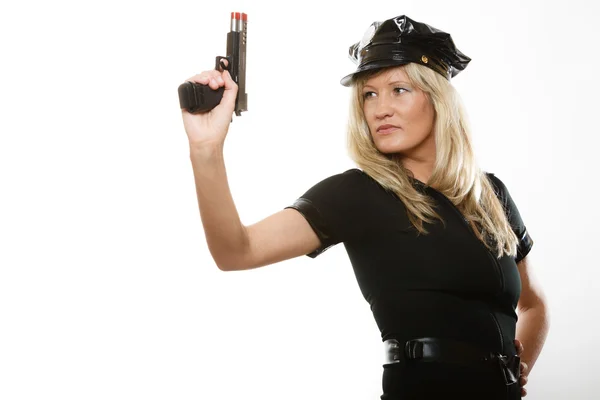 Kobieta gospodarstwa pistolet — Zdjęcie stockowe