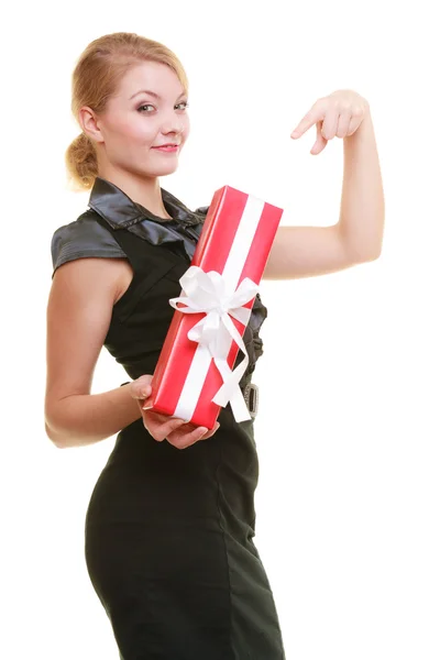 Girl holding gift box — Stock Photo, Image