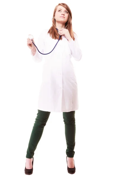 Kvinna läkare poserar — Stockfoto