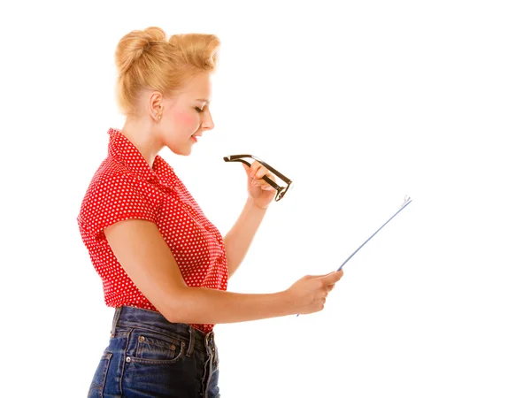 Frau mit Brille — Stockfoto