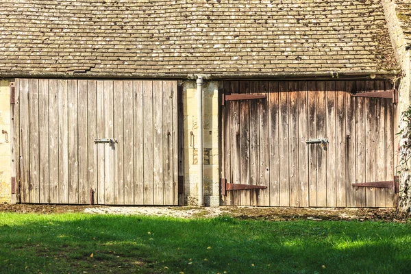 Old wooden barn — Stock Photo, Image