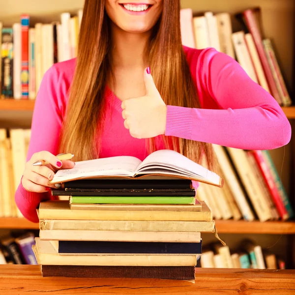 Student  giving thumb up — Stock Photo, Image