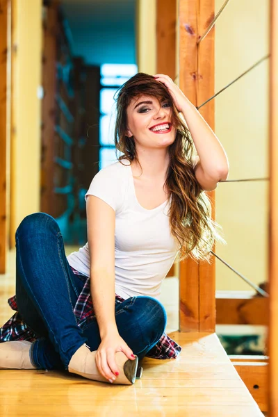 Girl  sitting on floor — Stock Photo, Image