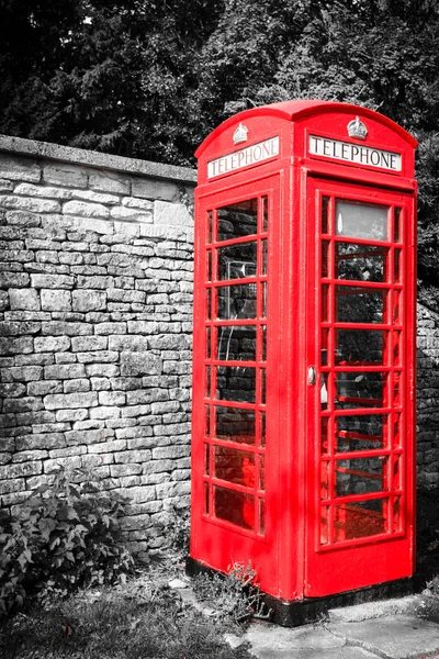 Telephone box in UK — Stock Photo, Image