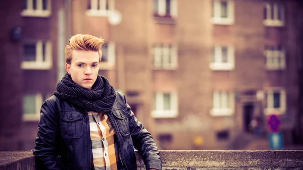 Handsome fashionable man outdoor — Stock Photo, Image