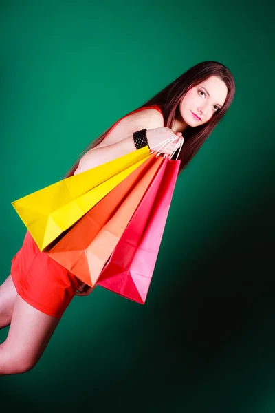 Mujer sosteniendo bolsas de compras . —  Fotos de Stock