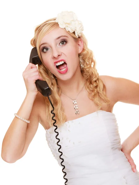 Женщина разговаривает по телефону — стоковое фото