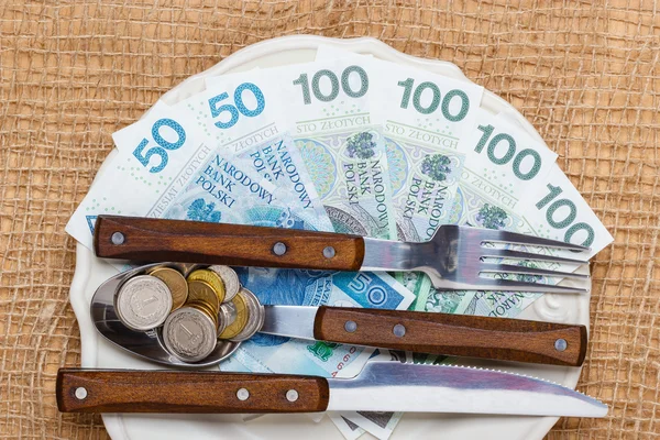 L'argent polonais sur la table de cuisine — Photo