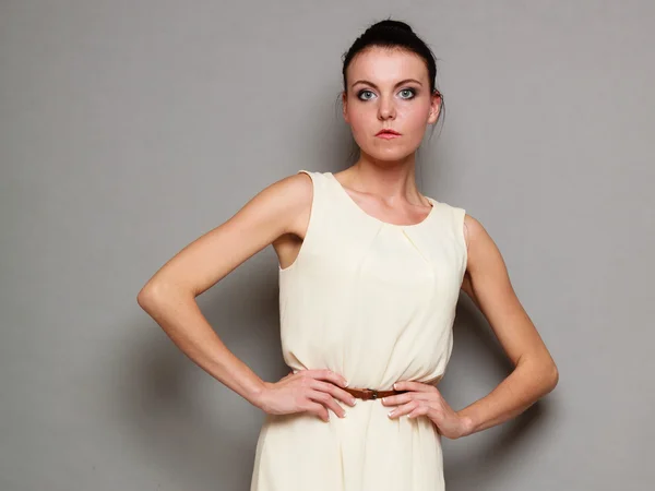 Girl in white dress posing — Stock Photo, Image