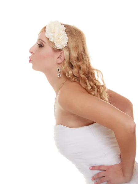 Happy bride sending kiss — Stock Photo, Image