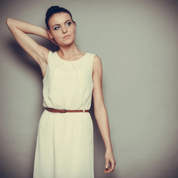 Girl in bright dress posing — Stock Photo, Image