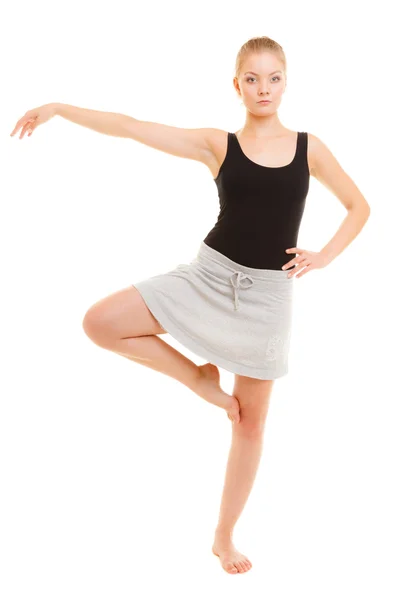 Ragazza che fa esercizio di stretching — Foto Stock