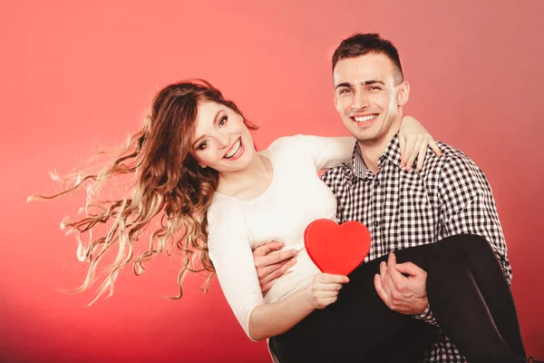 Man holding cheerful womant — Stock Photo, Image
