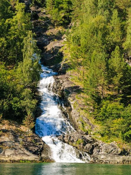 挪威美丽的瀑布 — 图库照片