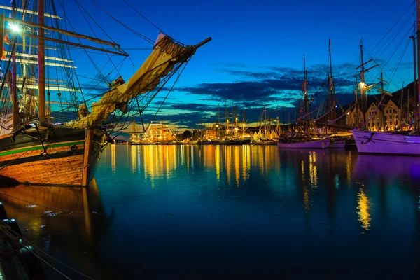 Barcos de vela en puerto — Foto de Stock