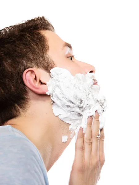 Muž připravuje na holení — Stock fotografie