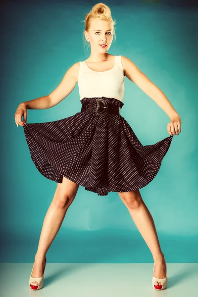 Menina posando em estúdio — Fotografia de Stock