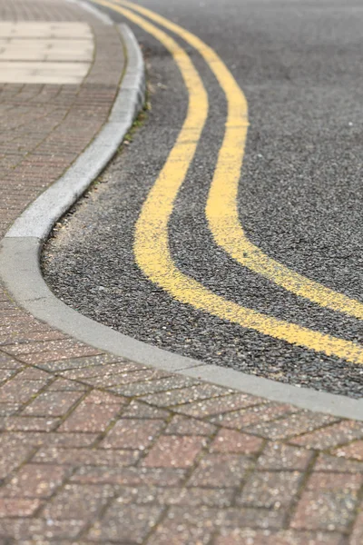 Footpath pavement sidewalk with traffic sign — Stock Photo, Image