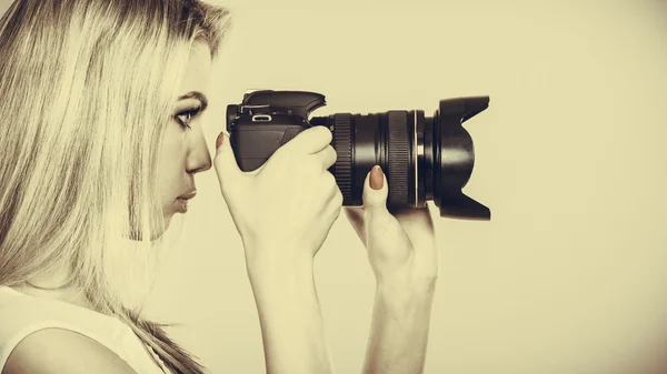 Photographer  shooting images — Stock Photo, Image